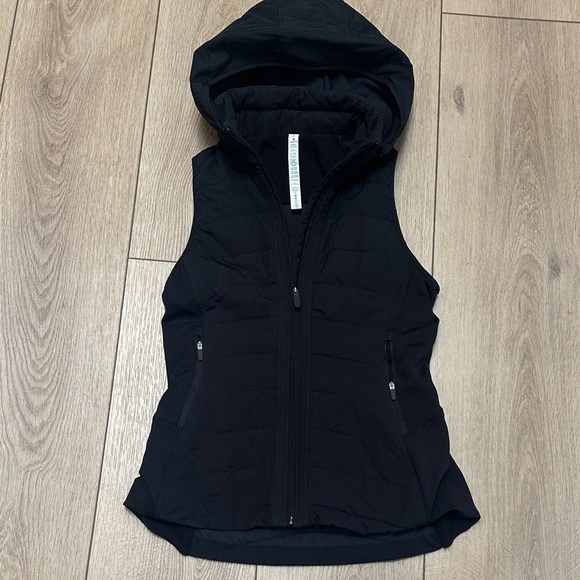 Lululemon Another Mile Vest Excellent Condition size 8 - Picture 1 of 4